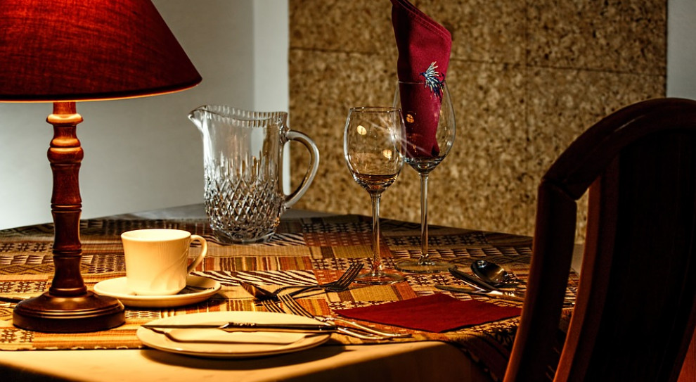Klient - Azad, skomentował zajście w opinii wystawionej lokalowi w jednym z mediów społecznościowych (fot. pixabay.com) Warszawa: Właściciel restauracji przeprasza za ksenofobiczne zachowanie pracownika