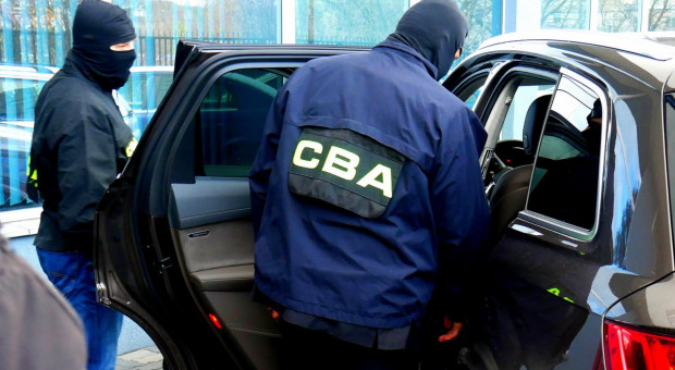 Do wyłudzeń miało dochodzić w 2014 i 2015 r., a w projektach badawczych podejrzani mieli sobie wzajemnie udzielać płatnych zleceń (fot.cba.gov.pl) CBA zatrzymało pracowników naukowych Wojskowej Akademii Technicznej