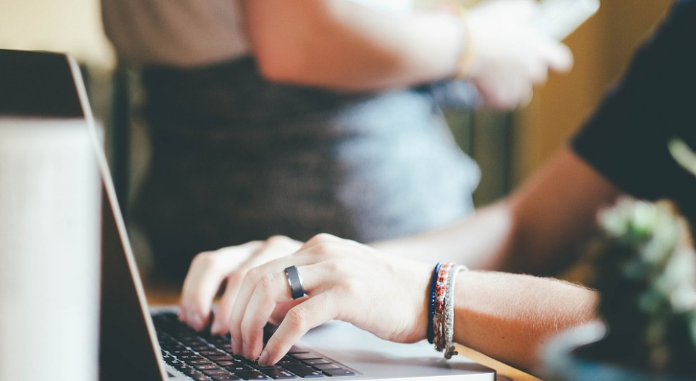 Studenci czterech uczelni wyższych jako pierwsi w Polsce mogą realizować płatności studenckie za pomocą Paybynet. Fot. pixabay Paybynet: Na niektórych uczelniach opłaty administracyjne bezgotówkowo