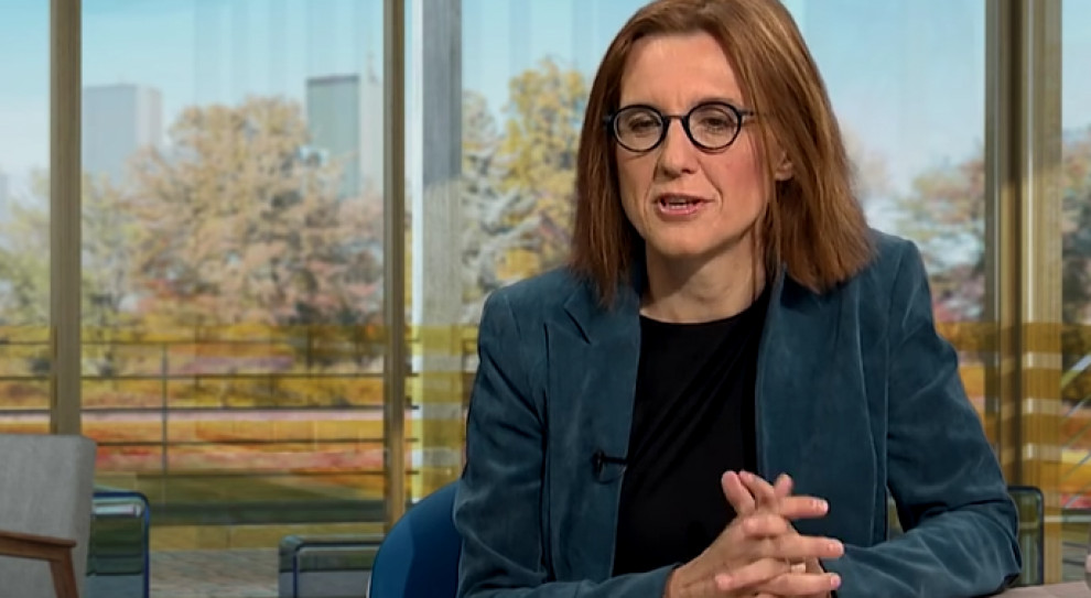 W 1999 r. Wróblewska była kuratorką wystawy w Pawilonie Polskim - "Katarzyna Kozyra. Łaźnia męska", która otrzymała wyróżnienie specjalne na 48. Międzynarodowej Wystawie Sztuki w Wenecji. (fot. youtube.com) Hanna Wróblewska nadal dyrektorem Zachęty