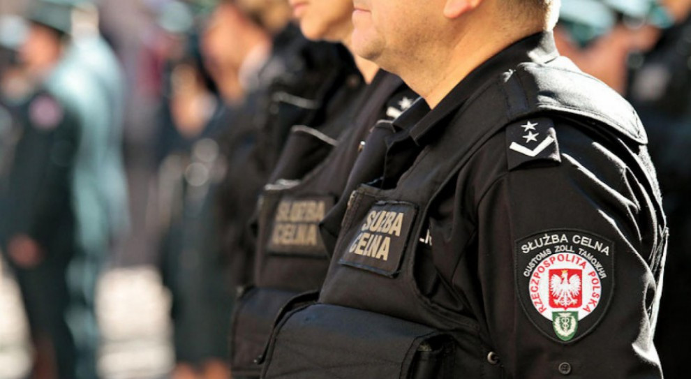 Dotychczas celnicy byli objęci powszechnym systemem i nabywali uprawnienia emerytalne w wieku 60 lat dla kobiet i 65 dla mężczyzn. (fot. bbn.gov.pl) Celnicy mogą przejść na emeryturę w wieku 55 lat