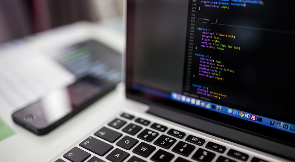 Relativity zatrudnia w sumie ponad 800 pracowników. Poza Chicago i Krakowem, gdzie pracują inżynierowie i programiści, ma swoje biura w Londynie, Hong Kongu i Melbourne. (fot. pixabay.com) Relativity chce powiększyć zatrudnienie w Krakowie do 100 osób