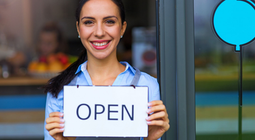 Zakaz handlu w niedzielę: Sklepy dłużej czynne w tygodniu (fot.shutterstock) Zakaz handlu w niedziele: Pracownicy bedą pracować dłużej w tygodniu