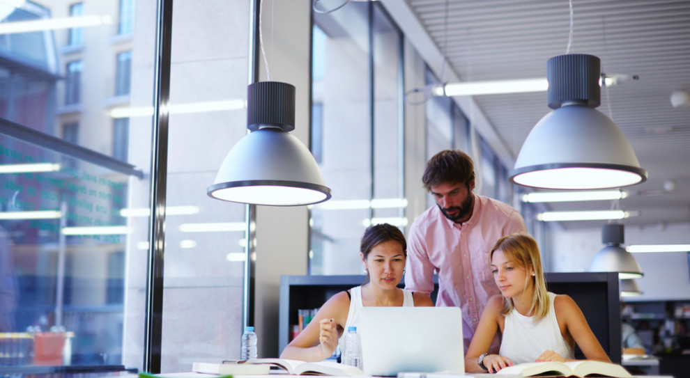 Najbardziej popularną metodą sprawdzania poziomu kompetencji pracowników są testy (fot.shutterstock.com) Kompetencje pracowników najlepszym źródłem informacji. Warto je badać