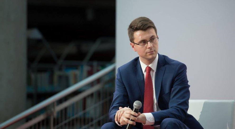 Niezbędne jest rozbicie feudalnego system awansów zawodowych na uczelniach - powiedział wiceszef MNiSW (Piotr Muller, fot.piotrmuller.pl) Ustawa o szkolnictwie wyższym, Muller: Nie możemy pozwolić, by polskie elity wyjeżdżały za granice