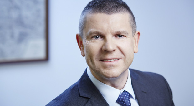 Robert Zych - współwłaściciel firmy szkoleniowej Kontrakt OSH. Autor książek: „Lider sprzedaży", „Gen Sprzedawcy”, „Szef w roli coacha” „Klient w centrum uwagi”, „Szef w relacji z zespołem” oraz najnowszej, wydanej w grudniu 2017 roku - „Szefie, angażuj zespół” . (fot. mat. pras.) Jak zbudować zaangażowany zespół?