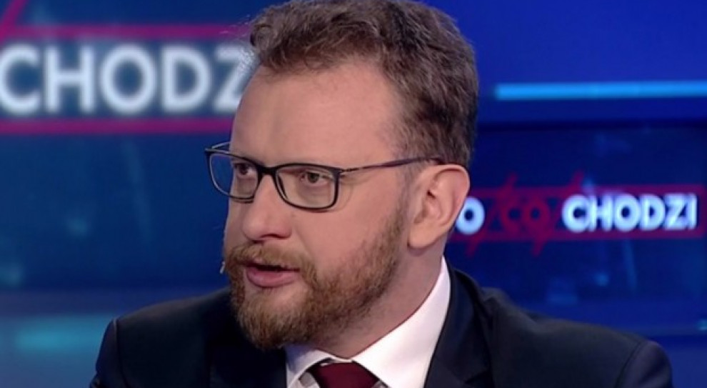 Minister zdrowia Łukasz Szumowski w TVP Info (fot. TVP Info/PTWP) Powstanie nowy zawód medyczny? Minister ma pomysł, jak odbiurokratyzować szpitale