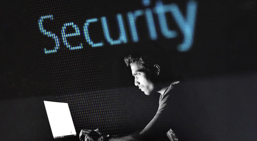Zdaniem ponad 83 proc. ankietowanych, atak cyberprzestępców na system informatyczny może wpłynąć na funkcjonowanie przedsiębiorstwa. (fot.pixabay) Tylko co trzecia firma ma prawidłowe zabezpieczenia przed cyberatakami