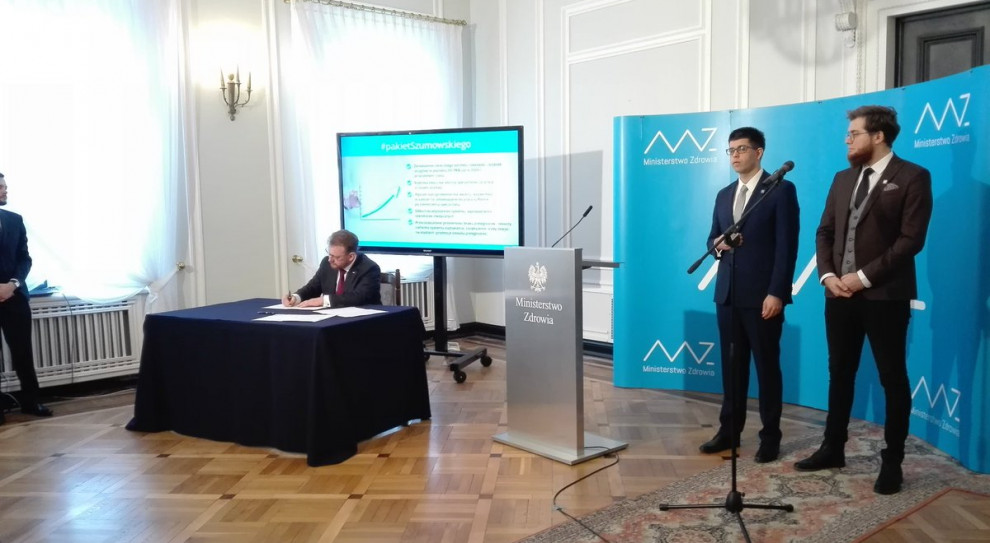 Ochrona zdrowia jest priorytetem rządu - powiedział Łukasz Szumowski (fot.twitter.com/MinZdrowia) Spotkanie minister zdrowia-lekarze rezydenci: Jest porozumienie
