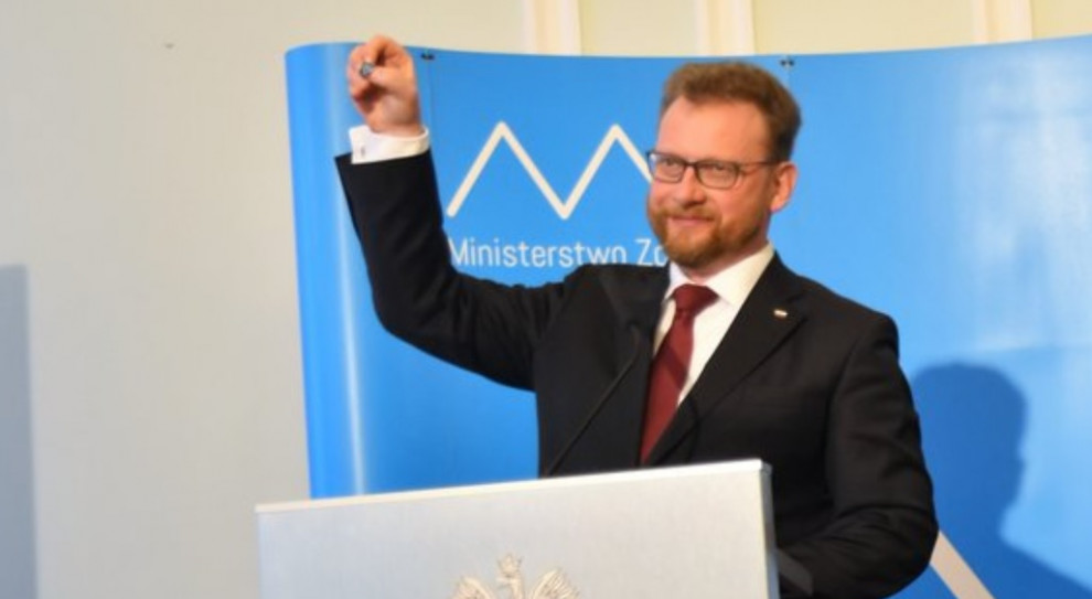 Należy zwiększyć liczebność kadr lekarskich - powiedział Łukasz Szumowski (Łukasz Szumowski, fot.twitter.com/MinZdrowia) Łukasz Szumowski: Należy zwiększyć liczbę studentów na wydziałach lekarskich