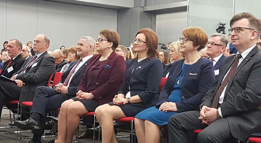 - Budujemy cały system doskonalenia nauczycieli. My go nie mamy, nie mamy m.in. doradztwa metodycznego - mówi Zalewska. (fot. Facebook/Świętokrzyski Urząd Wojewódzki w Kielcach) Anna Zalewska: będzie obowiązek doskonalenia zawodowego nauczycieli