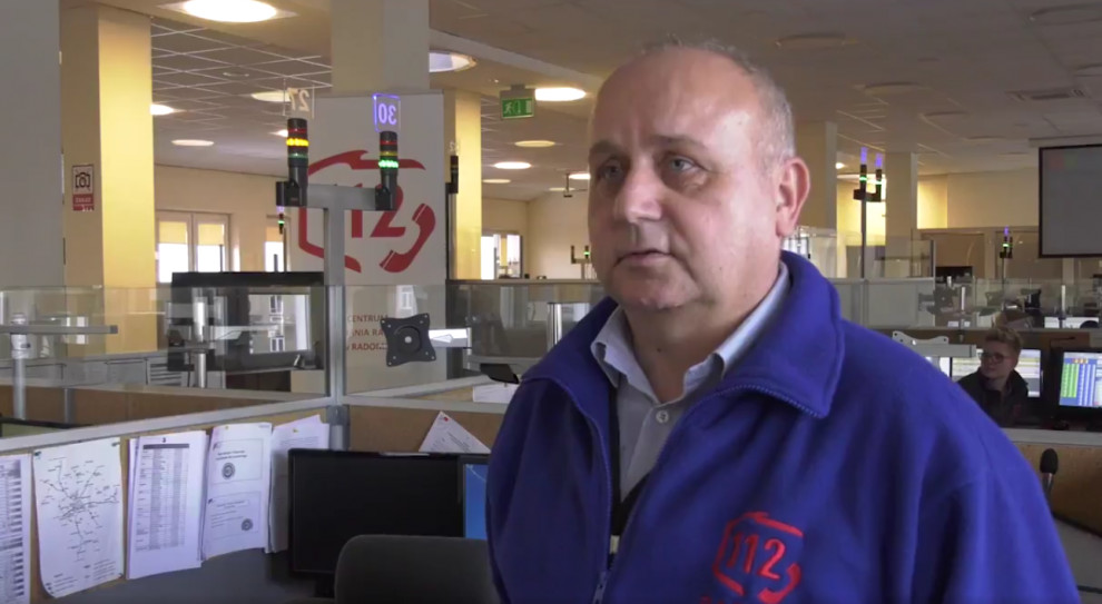 Jak poinformował zespół prasowy MSWiA, w całym kraju, według stanu na koniec 2017 r. w CPR-ach pracowało 1 183 operatorów numeru 112 (fot. MSWiA) Operator nr 112. Praca niełatwa, zarobki niskie. Będzie lepiej?