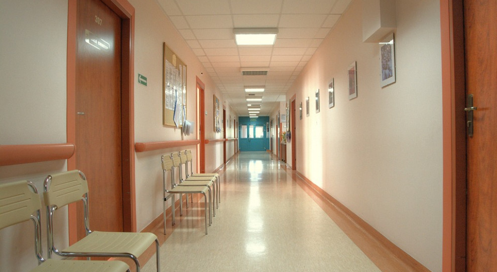 Lekarze ostrzegają, że brak odpowiedniej reakcji dyrektora szpitala spowoduje, że zostaną zmuszeni do złożenia wypowiedzeń z pracy, bo dalsza praca w obecnych warunkach stanowi zagrożenie dla nich i dla pacjentów (fot. pixabay.com/zdj. ilustracyjne) OZZL: sytuacja w szpitalu psychiatrycznym w Rybniku krytyczna, dyrekcja oponuje
