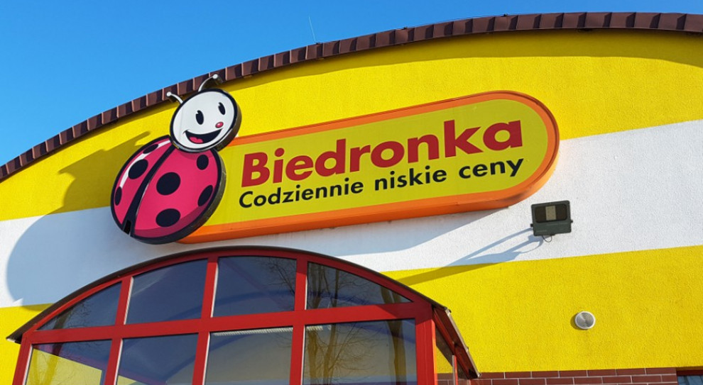 Odnosimy wrażenie, ze zaproponowana zmiana uwzględnia jedynie interes Pracodawcy i dobro klienta, nie biorąc pod uwagę sytuacji i oczekiwań Pracowników" - czytamy w piśmie przekazanym zarządowi JMP Fot. Shutterstock.com Związkowcy: Jeśli Biedronka podejmie tę decyzję, straci na atrakcyjności jako pracodawca