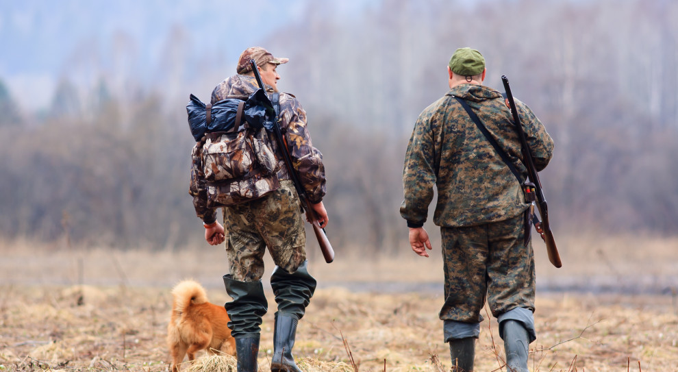 W ocenie Jana Szyszki jednym z przejawów rozmontowywania polskiego modelu łowiectwa jest umożliwienie właścicielom gruntów wyłączania ich z polowań (fot.shutterstock) Aby być dobrym myśliwym potrzeba praktyki