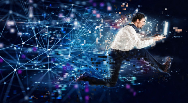 Silna cyfrowa kultura organizacyjna ma szczególne znaczenie w organizacjach, gdzie pod jednym dachem znajdują się cztery generacje pracowników. (Fot. Shutterstock) Microsoft: Silna kultura cyfrowa. Ona pomoże w walce o pracowników