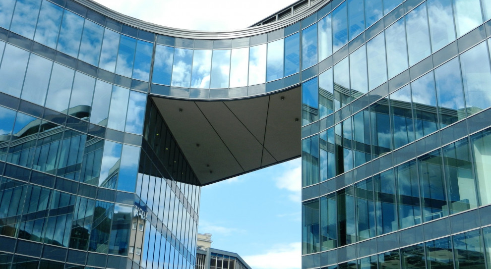 Sąd Apelacyjny uznał, że bank może także odpowiadać za szkodę wyrządzoną klientowi przez swojego byłego pracownika (fot. Pixabay.com) Bank może odpowiadać za szkody wyrządzone przez byłego pracownika. Jest wyrok Sądu Apelacyjnego