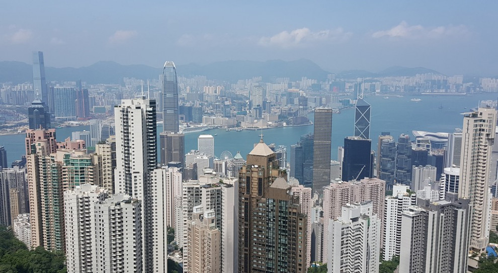 Liczba milionerów rośnie, ale jednocześnie coraz więcej osób w Hongkongu żyje poniżej granicy ubóstwa. (fot. pixabay.com) W tym kraju jeden na siedmiu mieszkańców jest milionerem