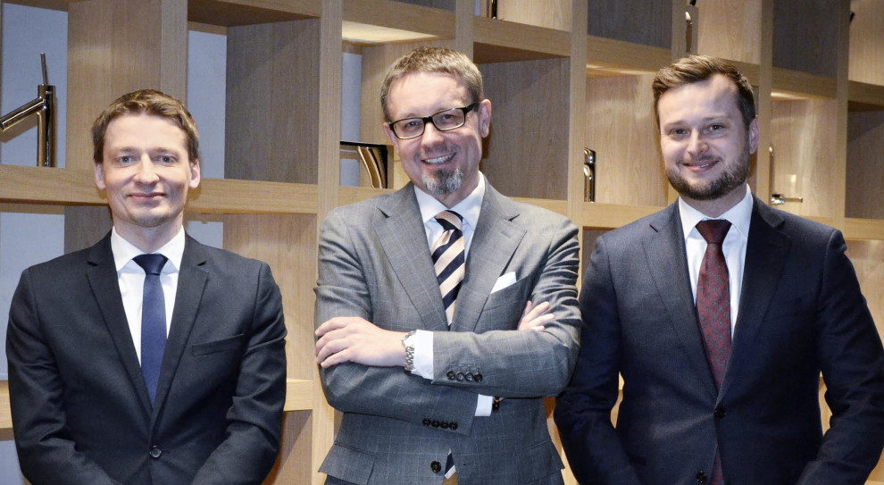 Od lewej Przemysław Wojdat, Robert Kamiński, Jakub Tomaszewski (fot. Hansgrohe Polska) Zmiany w zarządzie spółki Hansgrohe Polska