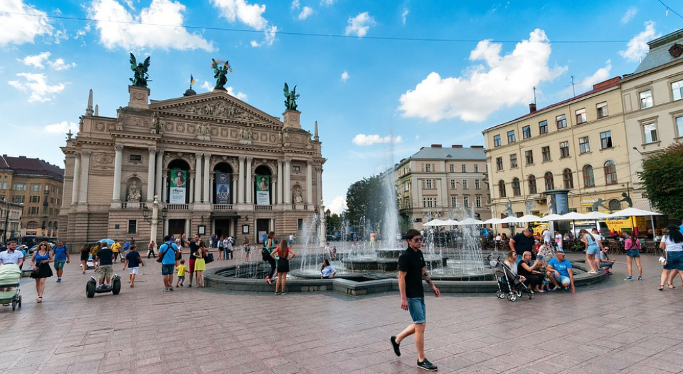 Z badania ankietowego BCC i Międzynarodowej Organizacji ds. Migracji (IOM) wynika, że ponad połowa badanych firm zatrudnia cudzoziemców (54,5 proc.). (fot. pixabay.com) Pracodawcy sięgają po Ukraińców, bo... nie mają wyjścia