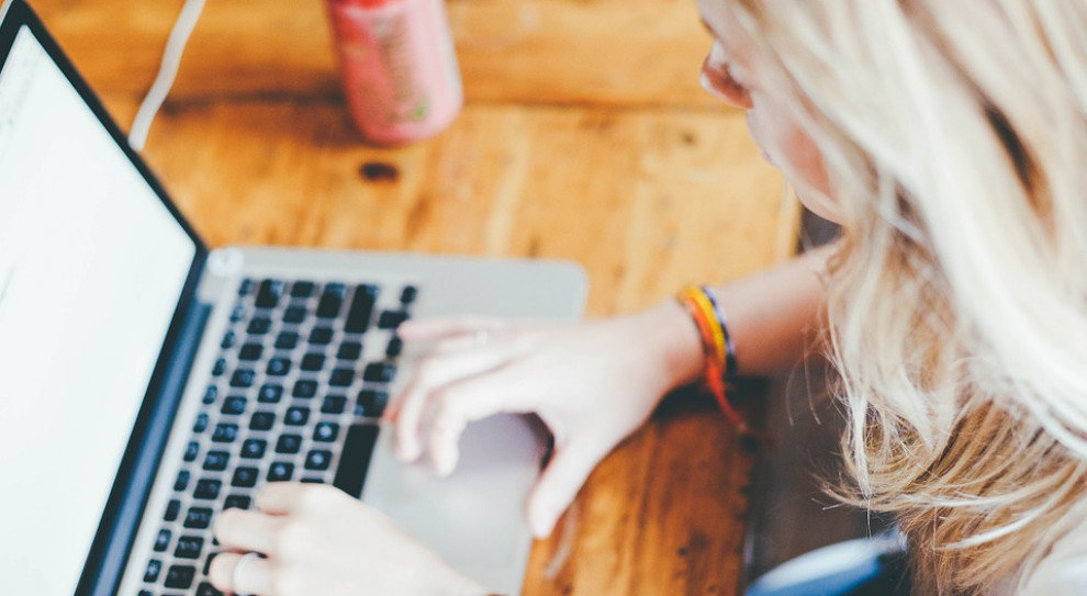 Studenci powinni mieć możliwość indywidualnego wyboru zajęć w zależności od odpowiadającej im pory dnia. (fot. pixabay.com) Większość studentów cierpi na społeczny jet lag