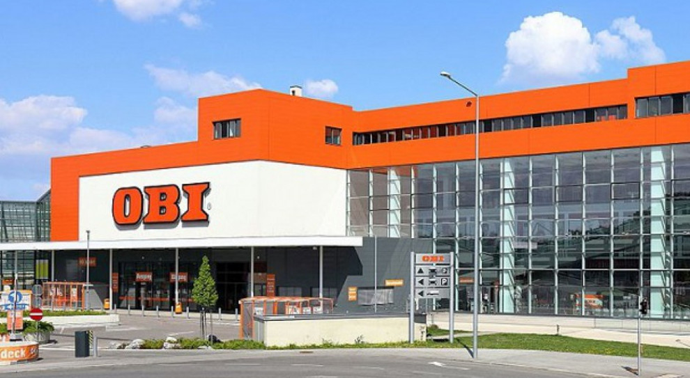 Holding Tengelmann, który jest przedsiębiorstwem rodzinnym, kontroluje m.in. sieć marketów budowlanych Obi, ma udziały w firmie Zalando (handel internetowy) i KiK (odzież) fot. wikipedia.pl Niemiecki miliarder, kontrolujący m.in. markety Obi, zaginął w Alpach. Nie ma szans na odnalezienie go żywego
