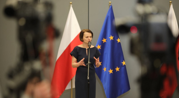 Projekt jest gotowy, uzgodniony zarówno z ZUS, jak i z ministrami finansów oraz rodziny, pracy i polityki społecznej - podkreśliła Jadwiga Emilewicz (Fot. twitter.com) Mały ZUS dla małych firm jednym z pięciu priorytetów rządu