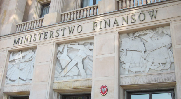 "Ostatni dyżur telefoniczny odbędzie się już 26 kwietnia (czwartek)" - przypomina MF. (fot.wikipedia.org/Adam-dalekie-pole) Eksperci z resortu finansów pomogą w rozliczeniu PIT