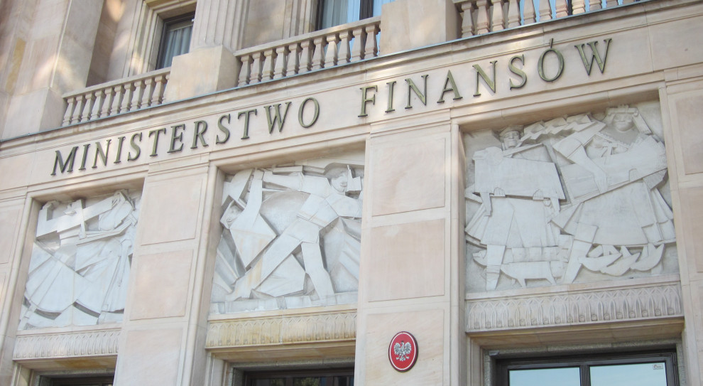 "Ostatni dyżur telefoniczny odbędzie się już 26 kwietnia (czwartek)" - przypomina MF. (fot.wikipedia.org/Adam-dalekie-pole) Eksperci z resortu finansów pomogą w rozliczeniu PIT