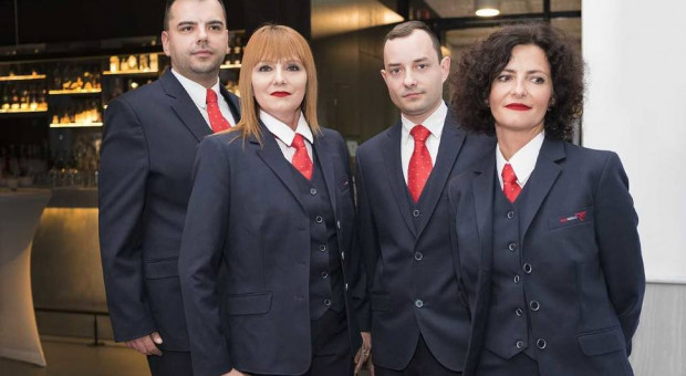 Nowe mundury pasażerowie będą mogli oglądać na co dzień już od maja (fot. materiały prasowe PolRegio) Praca w PolRegio. Konduktorzy i maszyniści dostaną nowe mundury