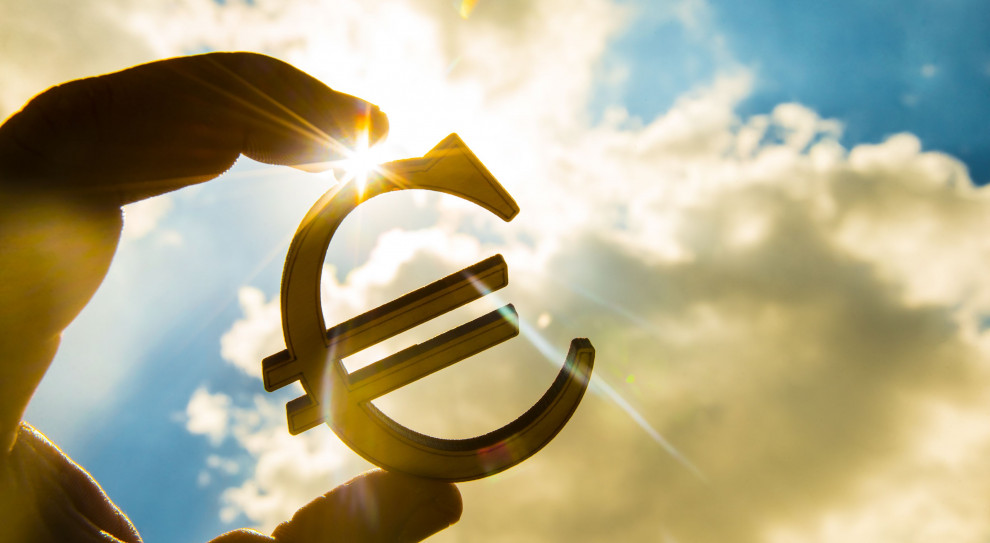 Aż połowa z nas sądzi, że euro będzie dla polskich firm kłopotem i źle wpłynie na rodzimy biznes (fot.shutterstock) Dołączenia Polski do strefy euro negatywnie odbije się na firmach?