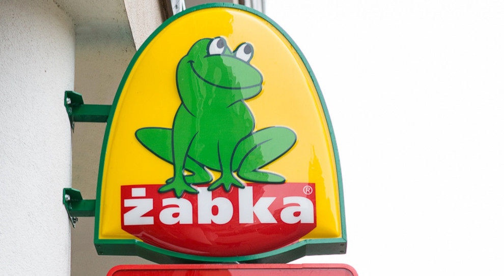Zakaz handlu: Sklepy Żabka będą czynne w każdą niedzielę (fot. wikipedia.org/Wojciech Sarnowski) Żabka ma sposób by ominąć zakaz handlu. Zmieni się w pocztę