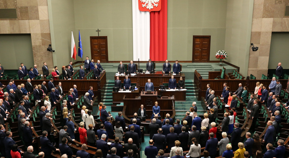 Obniżenie wynagrodzeń poselskich coraz bliżej. (fot.flickr.com/photos/sejmrp) Wynagrodzenie parlamentarzystów. We wtorek Sejm zajmie się projektem