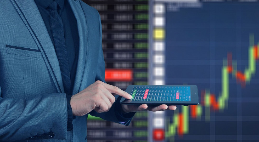 Mediana wynagrodzeń osób zajmujących się kontrolą i nadzorem nad działaniami finansowymi firmy wynosi 13 942 zł brutto (Fot. Pixabay) Praca i zarobki w controllingu: Ile zarabia kontroler finansowy, a ile dyrektor ds. controllingu?