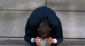 Blisko 25 proc. genów podlegających zmianom dobowym traciło rytm po tym, jak uczestników eksperymentu przestawiano na nocną zmianę (fot. fotolia) Praca na nocną zmianę szkodzi zdrowiu?