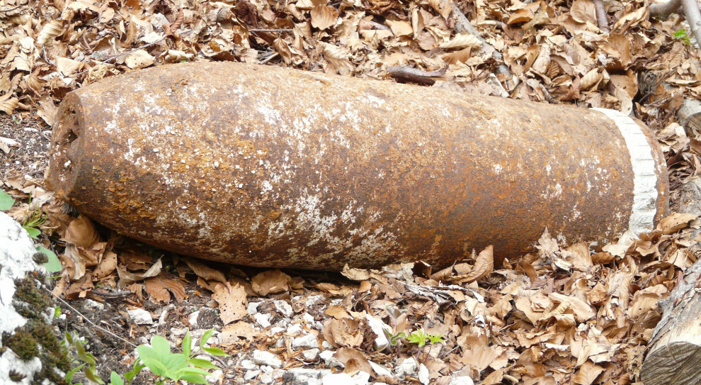 Dwa pociski przeciwpancerne o długości około 45 cm znaleźli pracownicy remontujący budynek (fot.pixabay.com) Błaszki: Niewybuch w urzędzie. Pracownicy ewakuowani