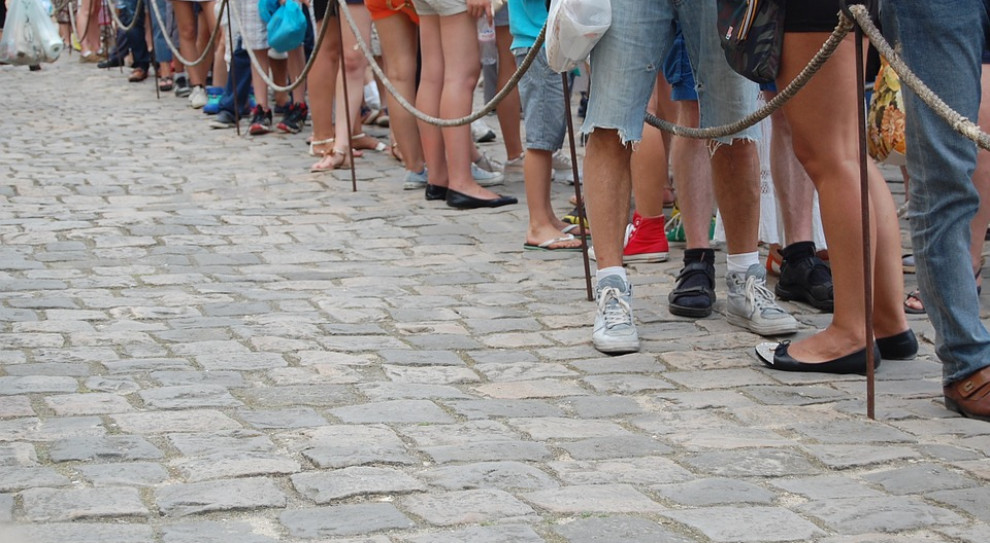 Wszyscy to Ukraińcy, bez papierów, którzy szukają pracy. (fot. pixabay.com) "Bazarek niewolników". Stoją i czekają na pracę