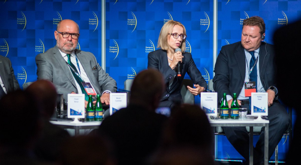 Czerwińska wzięła udział w panelu poświęconym inwestycjom (fot. MF/twitter) Teresa Czerwińska: Zależy nam, by przyciągać inwestycje związane z kreacją miejsc pracy