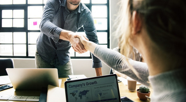Inny problem, z jakim polskie start-upy muszą sobie radzić, to m.in. pracownicy (fot. pixabay.com) Pieniądze na finansowanie start-upów nadal niewystarczające