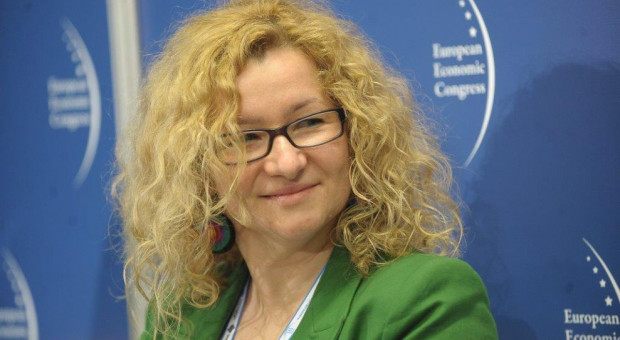 Moja intencją było podkreślenie, że wypracowywanie w pracy rozwiązań, które pozwolą czerpać z potencjału młodych ludzi, odkrywać go i rozwijać, szanując jednocześnie ich potrzeby oraz wartości, jest ważnym, aktualnym wyzwaniem dla pracodawców - twierdzi Jolanta Czernicka-Siwecka z Fundacji ISKIERKA . Jolanta Czernicka-Siwecka z Fundacji ISKIERKA zabiera głos