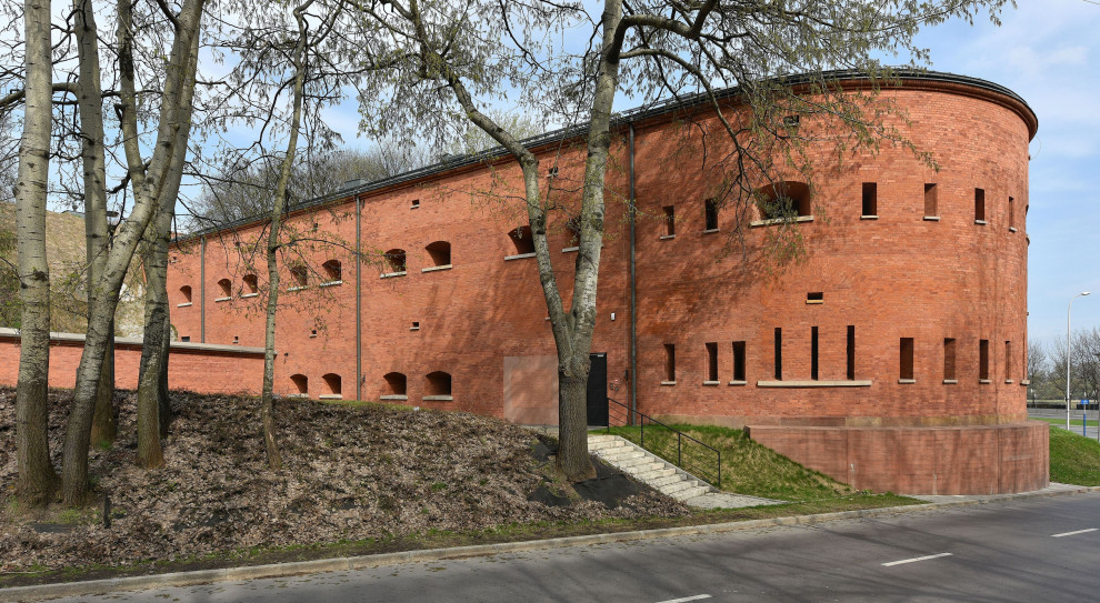 Muzeum Katyńskie (fot.wikipedia.org/Adrian Grycuk) Dyplomci rozpocznął służbę od wizyty w Muzeum Katyńskim