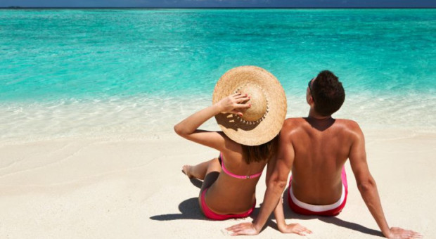 Plażowanie jest ulubionym sposobem na wakacyjny odpoczynek Polaków (Fot. Fotolia) Pomysł na urlop? Co drugi Polak wybiera plażowanie