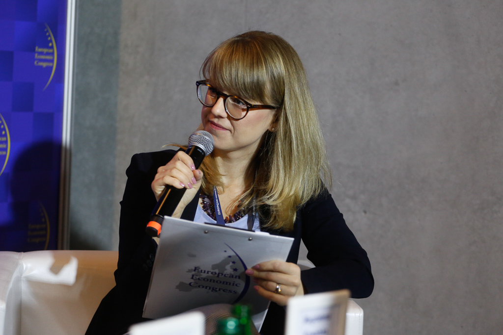 Moderatorem debaty była Magdalena Kowalska, członek zarządu firmy foradczej Bridge.(Fot. PTWP)
