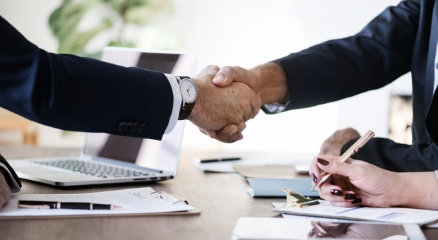 Pracodawca z sektora usług finansowych będzie mógł wymagać zaświadczenia o niekaralności od pracowników (Fot. Pixabay) Nowe przepisy korzystne dla pracodawców sektora usług finansowych