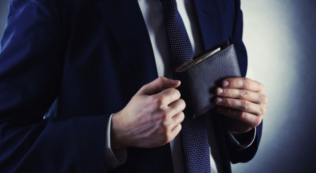 Pełen koszt zaraportowanych odpraw dla członków zarządu w przejętym pośrednio przez skarb państwa Pekao wyniósł 5,37 mln zł. (Fot. Shutterstock) Zarobki w banku. Kto w zarządach i radach nadzorczych banków zarabiał najwięcej?