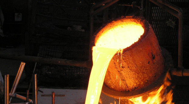 Stawka celna na stal, którą wprowadzili amerykanie objęła import stali z Unii Europejskiej, Kanady i Meksyku. (fot. pixabya.com) Port Talbot. Cła Trumpa przestraszyły brytyjskich hutników