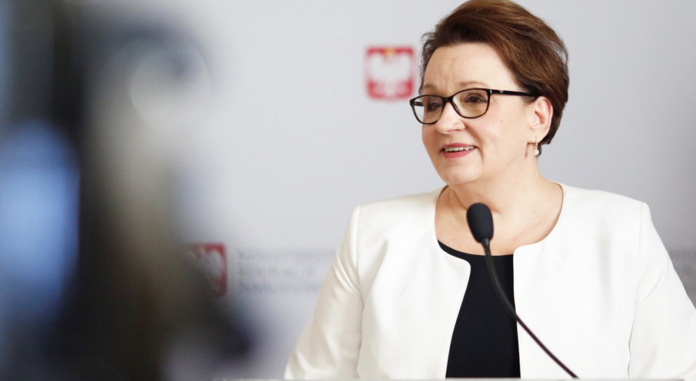 Jestem pod wrażeniem profesjonalizmu, odpowiedzialności za materiał dostarczany szkole i konsekwencji, bo to druga edycja programu, a trzecia została już zapowiedziana – mówi agencji informacyjnej Newseria Biznes Anna Zalewska, minister edukacji narodowej. (fot. MEN/twitter) MEN zachęca firmy do angażowania się w życie szkół: To inwestycja w przyszłe kadry