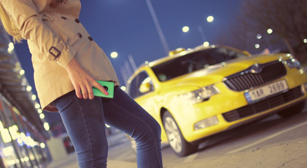 W myśl nowego prawa, Uber będzie działał na fińskim rynku legalnie, podobnie jak inne, konkurencyjne względem niego firmy o zbliżonym profilu (fot. pixabay.com) Uber wraca do Finlandii. Po zmianie prawa taksówkarzem może tu zostać każdy