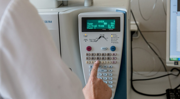 MZ informowało, że dla umożliwienia większej liczbie osób podjęcia kształcenia na kierunkach pielęgniarstwo i położnictwo na studiach pierwszego stopnia procedowana jest nowelizacja przepisów o zawodach pielęgniarki i położnej (fot. pixabay.com) Pielęgniarki zarabiają 4 tys. zł? Polityk zdziwiony protestami