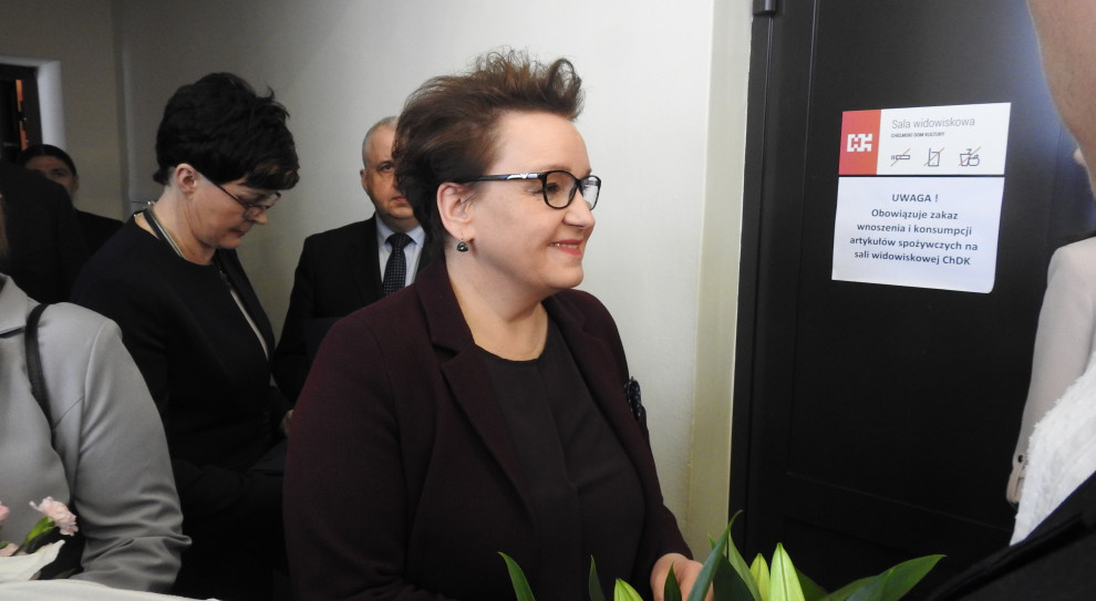 "W Polsce jest etos edukacji. Rodzicom zależy na wykształceniu dzieci" mówi Robert Halfon brytyjski parlamentarzysta odpowiedzialny za edukację w Izbie Gmin. Polskie szkoły niedawno przeszły reformę, której twarzą była Anna Zalewska, minister edukacji (fot.:men.gov.pl) Brytyjczycy chcą brać przykład z polskiego systemu edukacji